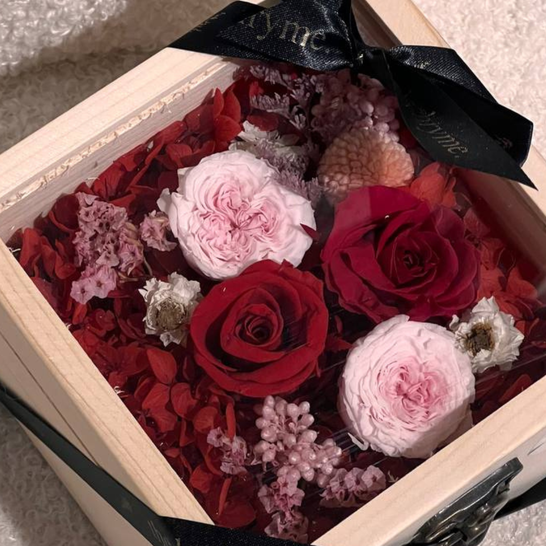 Mariè | Boxed Blooms | Small