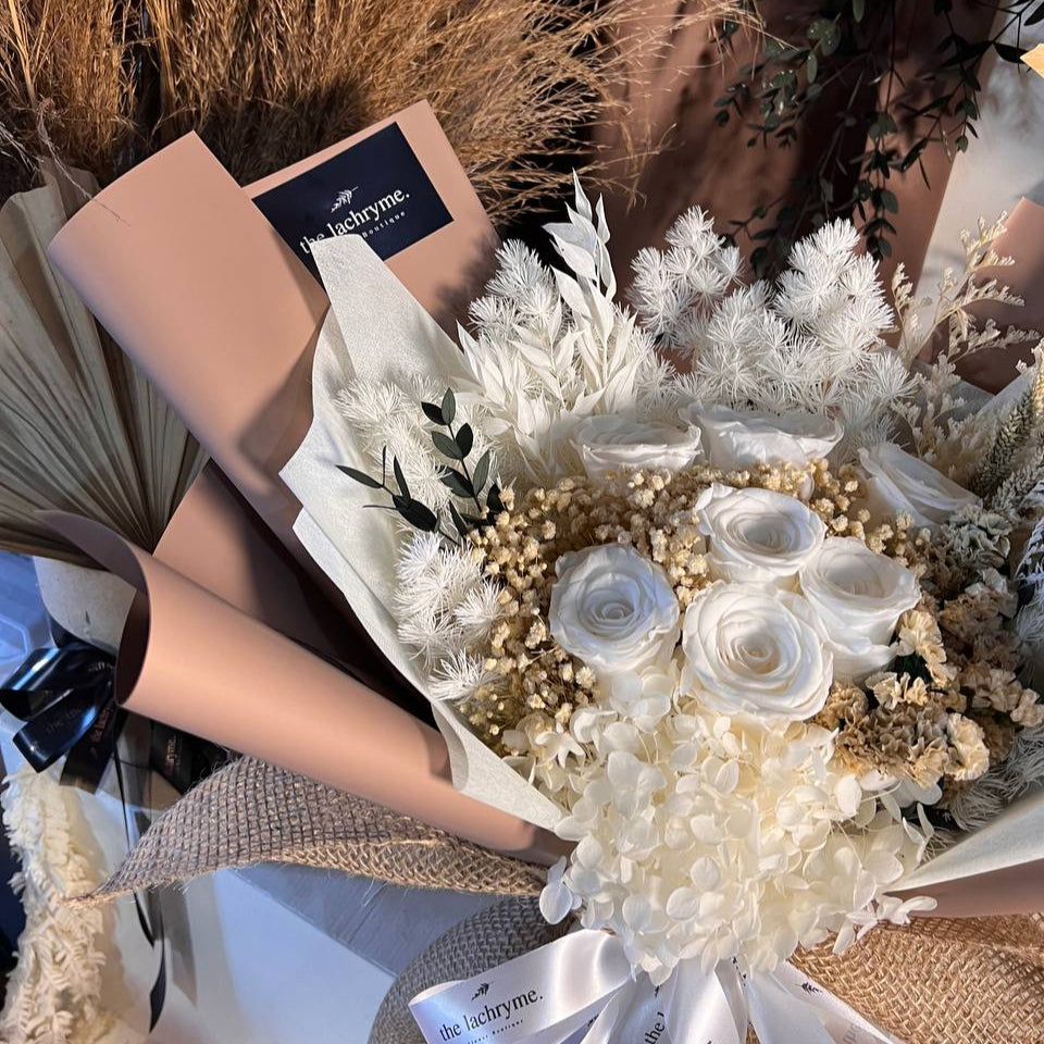 Latte | Preserved Blooms | Deluxe