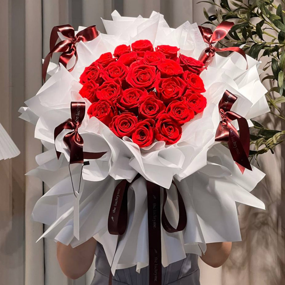 Timeless Courting | 23 Preserved Roses | Round Blooms in Luxurious