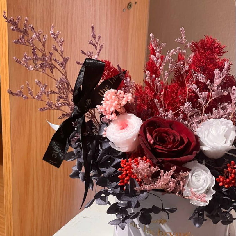 Blanc | Preserved Blooms | Le Fleur Round Small