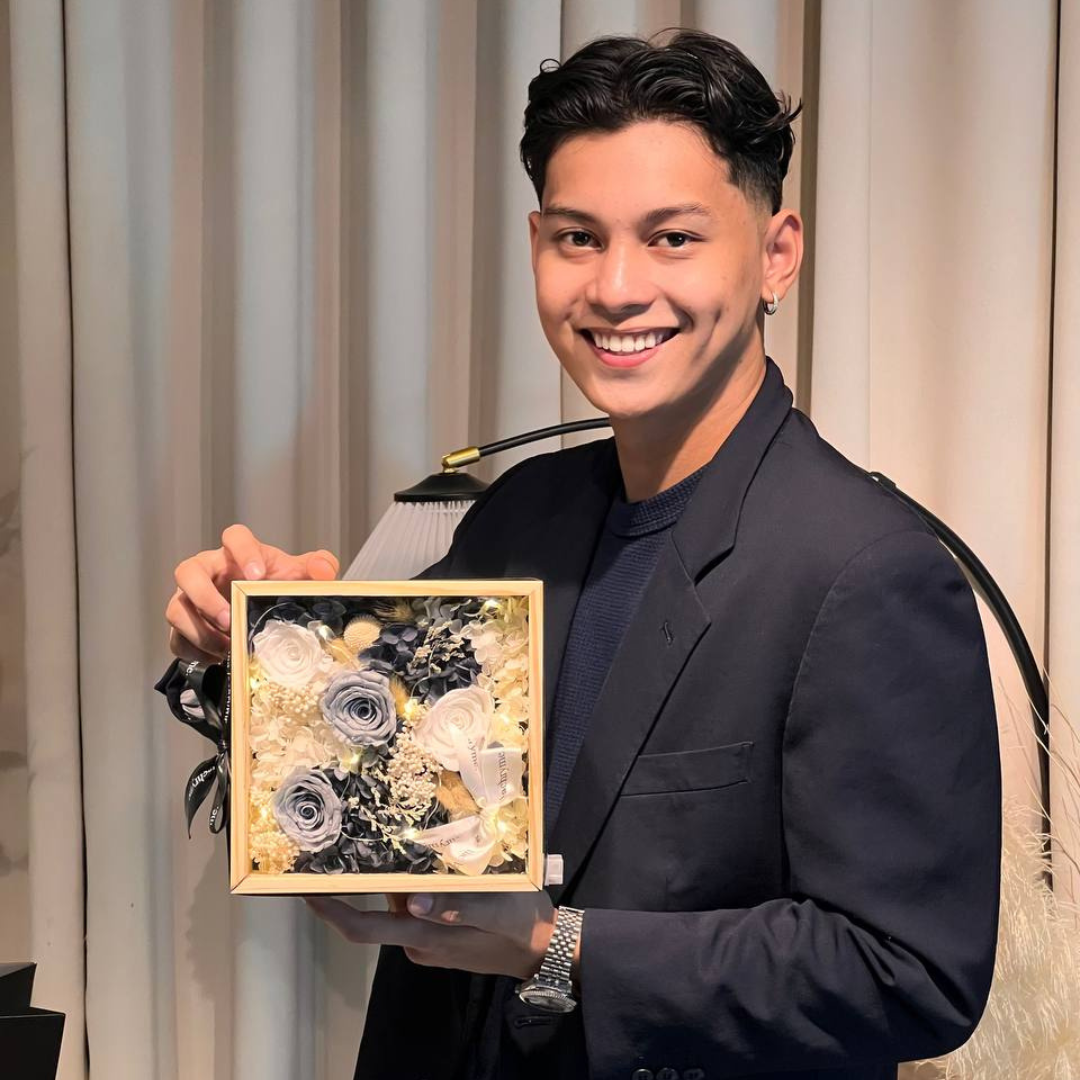 Canus | Boxed Blooms | Grande