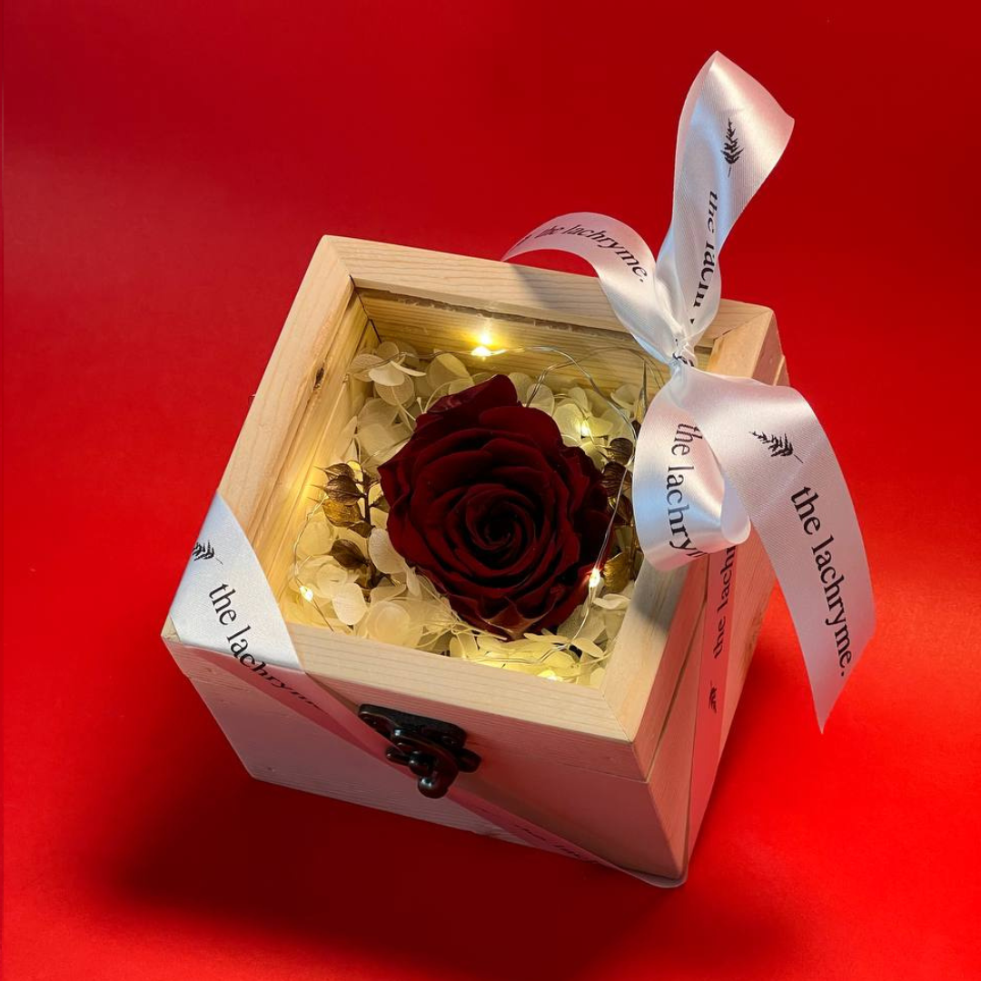 Fluer in Wine Red | Boxed Blooms | Small