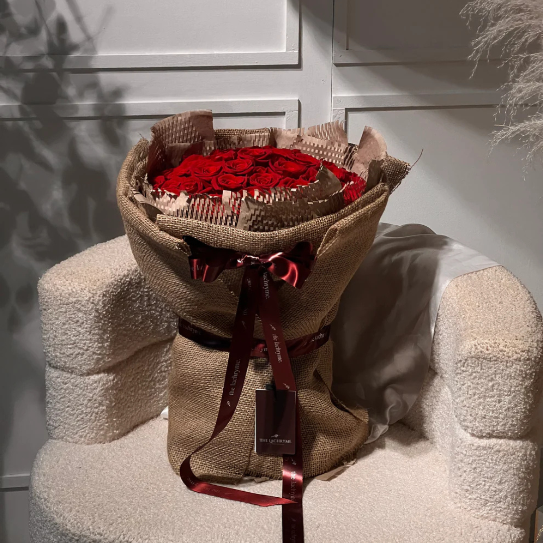 Lockheart | 36 Preserved Roses | Luxurious