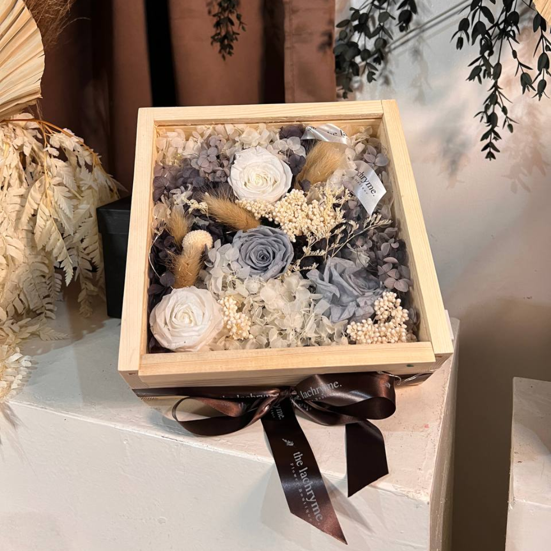 Canus | Boxed Blooms | Grande