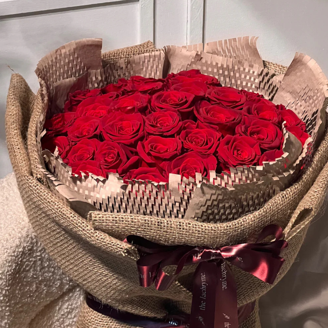 Lockheart | 36 Preserved Roses | Luxurious