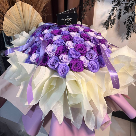 Duchess | 99 Preserved Roses | Luxurious