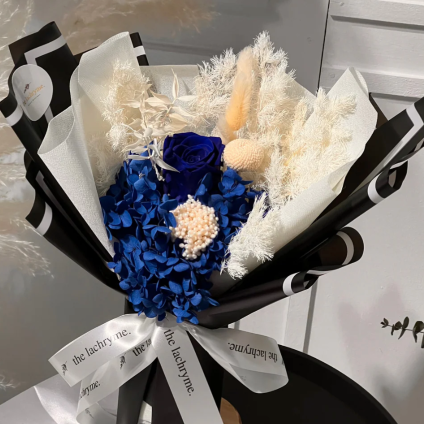 Raine | Preserved Blooms | Super Mini