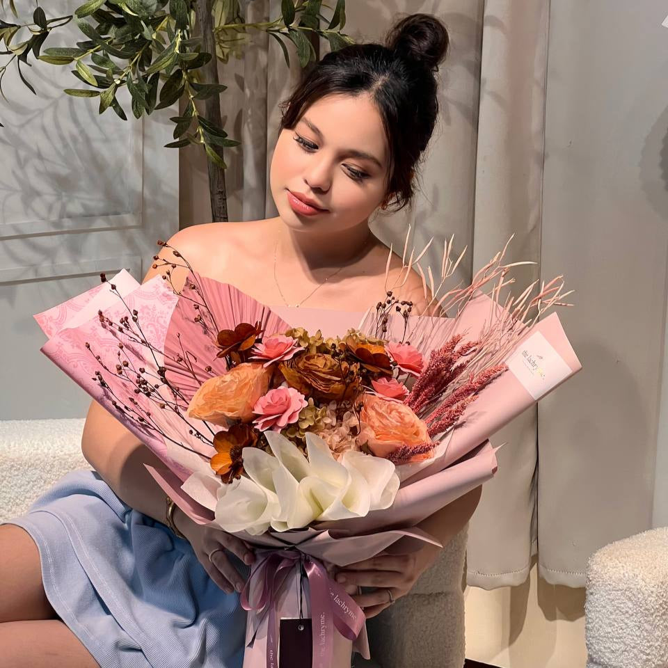 Maria | Dried Blooms | Deluxe