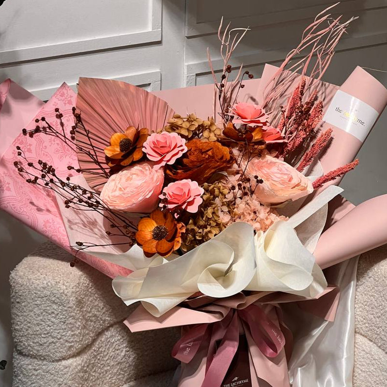 Maria | Dried Blooms | Deluxe