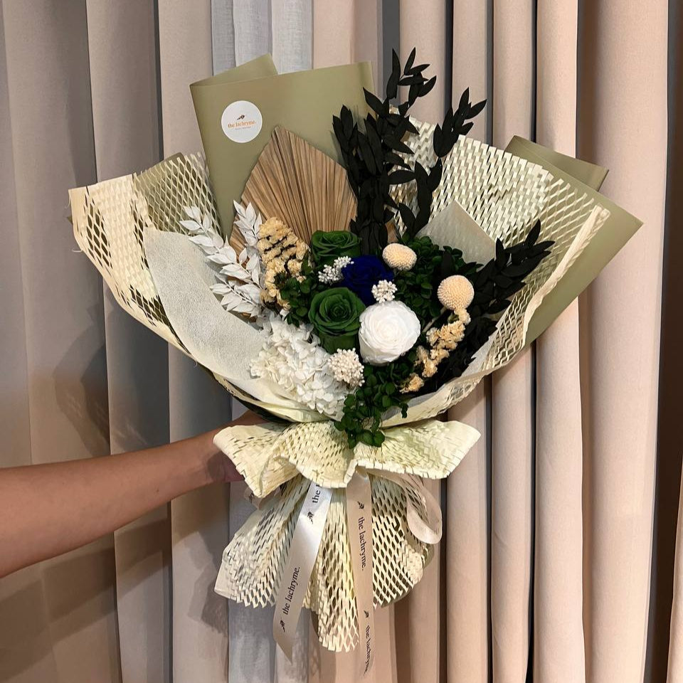 Emily | Preserved Blooms | Grand