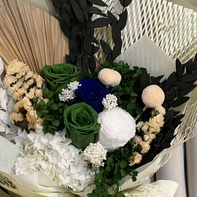 Emily | Preserved Blooms | Grand