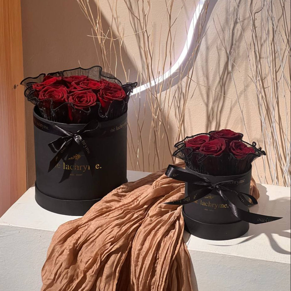 Noir in Red | Preserved Blooms | Le Fleur Medium Round
