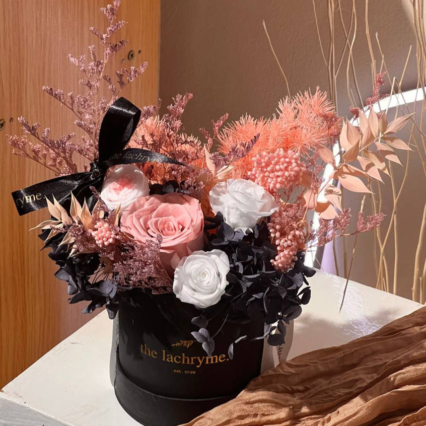 Pearl | Preserved Blooms | Le Fleur Round Small