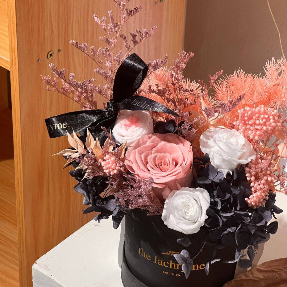 Pearl | Preserved Blooms | Le Fleur Round Small