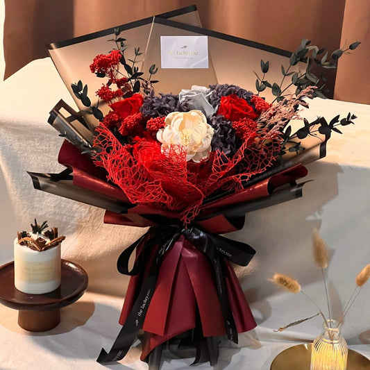 Cleopatra | Preserved Blooms | Deluxe