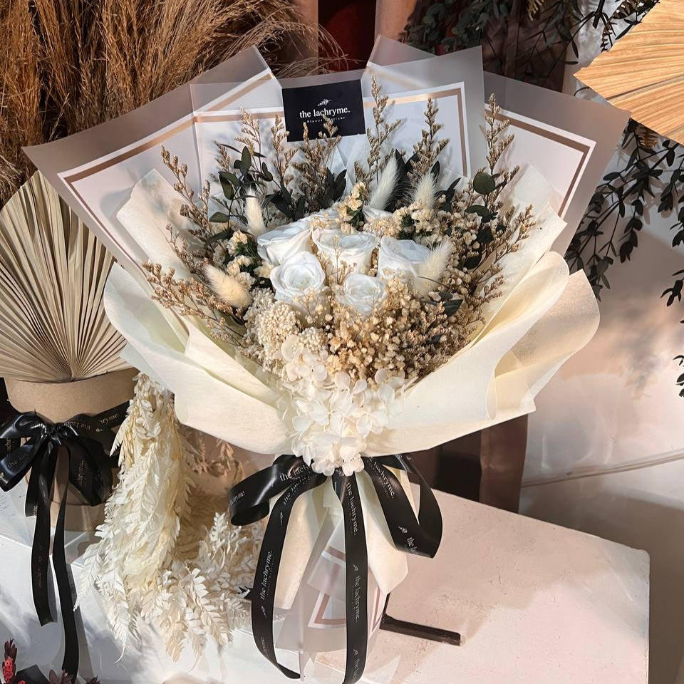 Kathy | Preserved Blooms | Deluxe