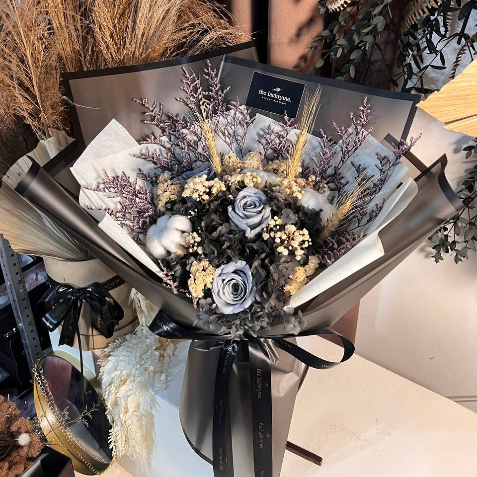 Zion | Preserved Blooms | Deluxe