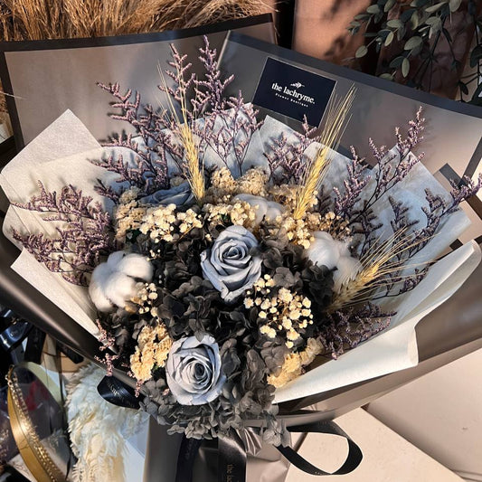 Zion | Preserved Blooms | Deluxe