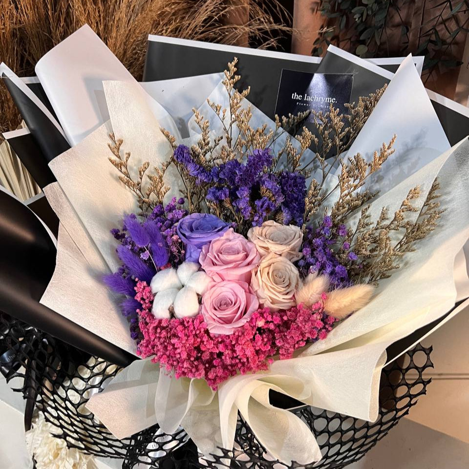 Ariana | Preserved Blooms | Deluxe